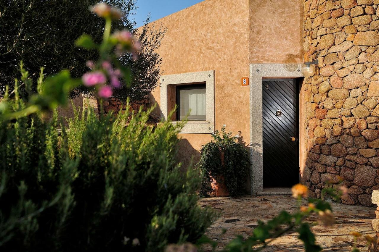 Residence L'Ea Di Lavru - Appartamenti Mono-Bilo-Trilocali ポルト・サン・パーオロ エクステリア 写真